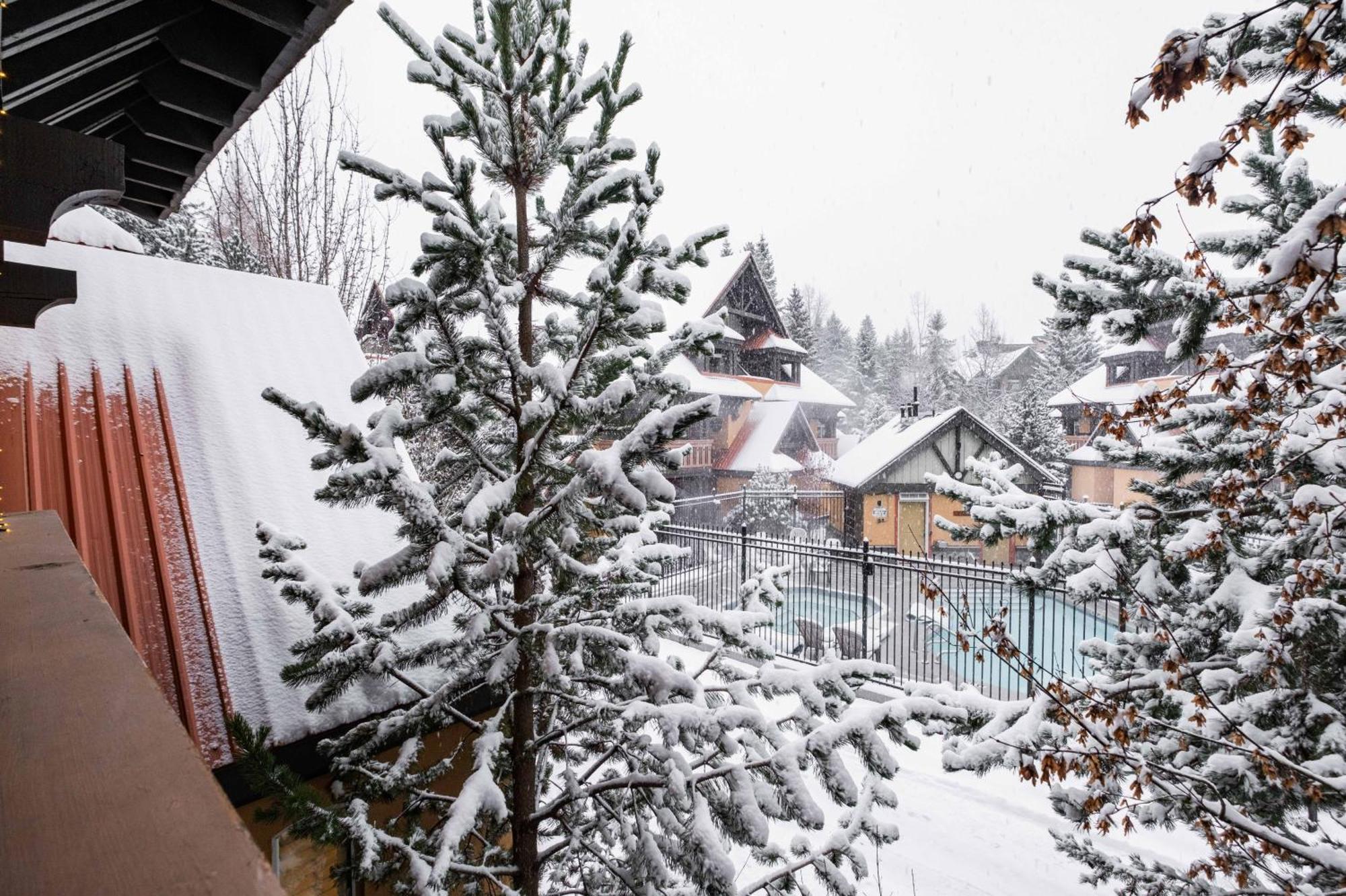 Sunpath By Outpost Whistler Villa Exteriör bild